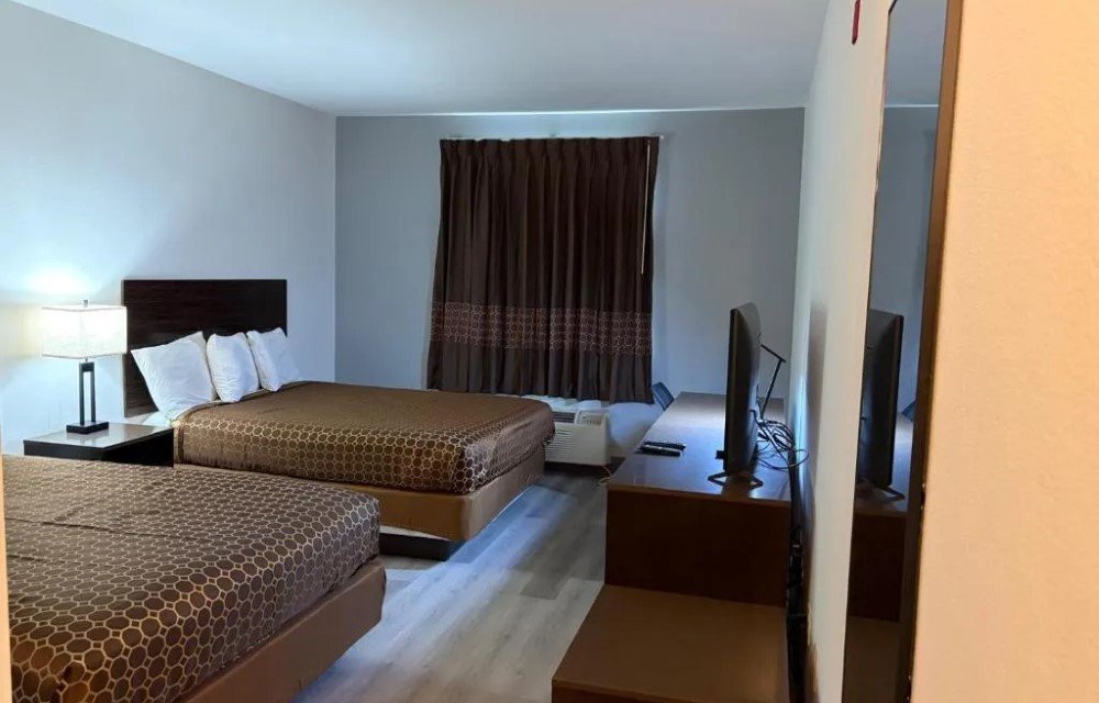 2 Queen Non Smoking Room at Regency Inn & Suites