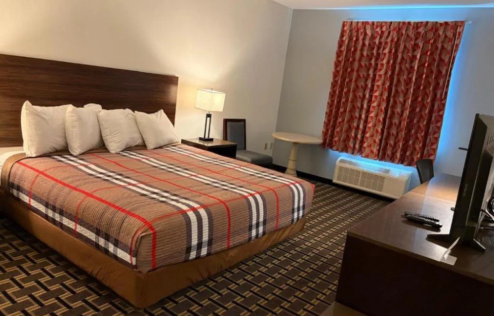 King Non Smoking Room at Regency Inn & Suites